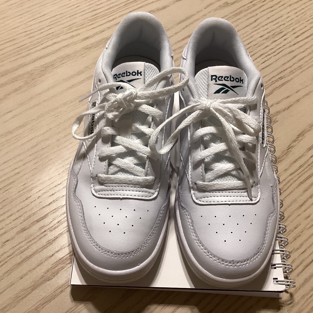 Women’s Reebok Memorytech Comfortbed Ortholite White  Sneakers  Size 6 1/2